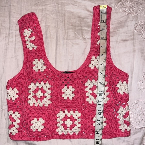 Forever 21 EUC crochet short sleeve crop top - Picture 5 of 6